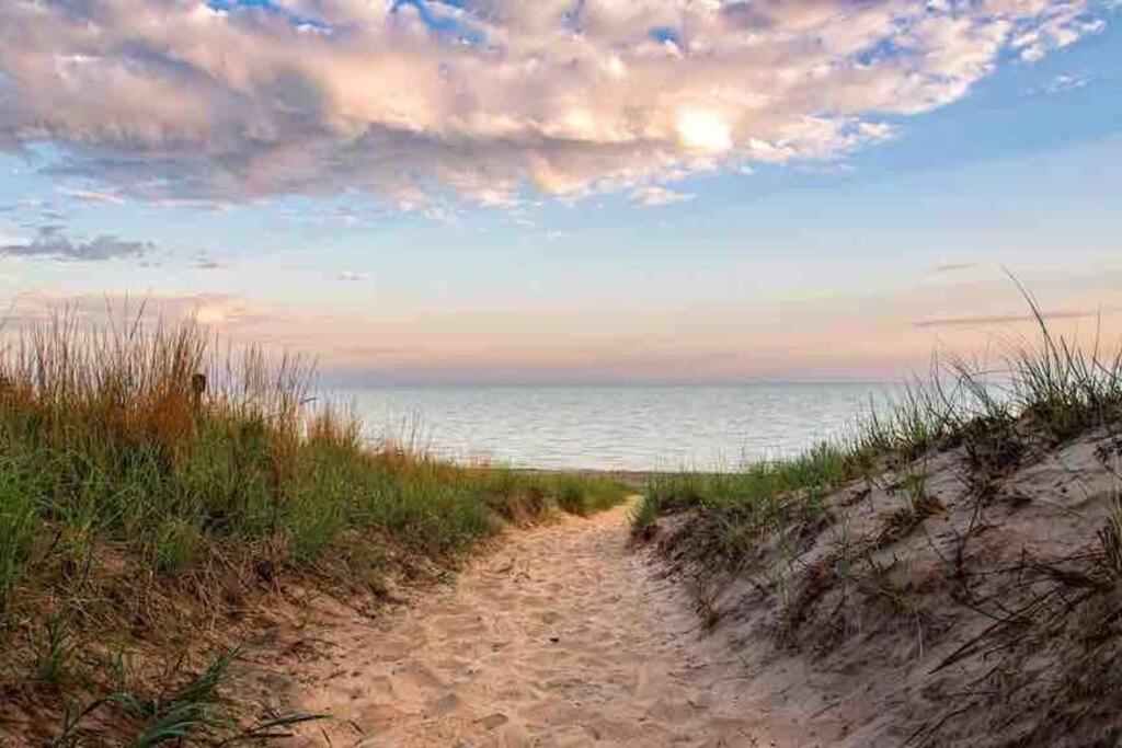 Blue Birdhouse - Indiana Dunes - Pet Friendly Chesterton Exterior foto